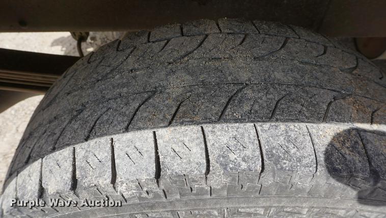 image for item DE3213 2004 Chevrolet Silverado 2500HD Crew Cab pickup truck