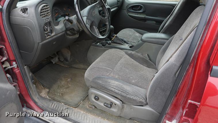 image for item DE3216 2004 Chevrolet TrailBlazer EXT SUV