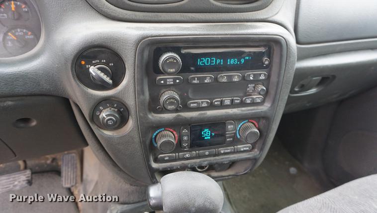 image for item DE3216 2004 Chevrolet TrailBlazer EXT SUV