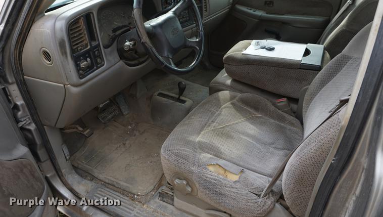 image for item DE3217 1999 Chevrolet Silverado 1500 pickup truck