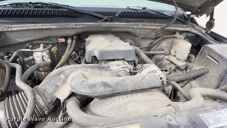 image for item DE3217 1999 Chevrolet Silverado 1500 pickup truck