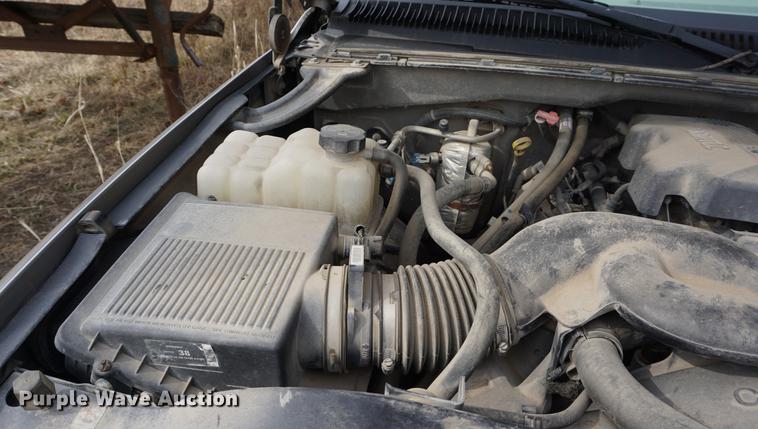 image for item DE3217 1999 Chevrolet Silverado 1500 pickup truck