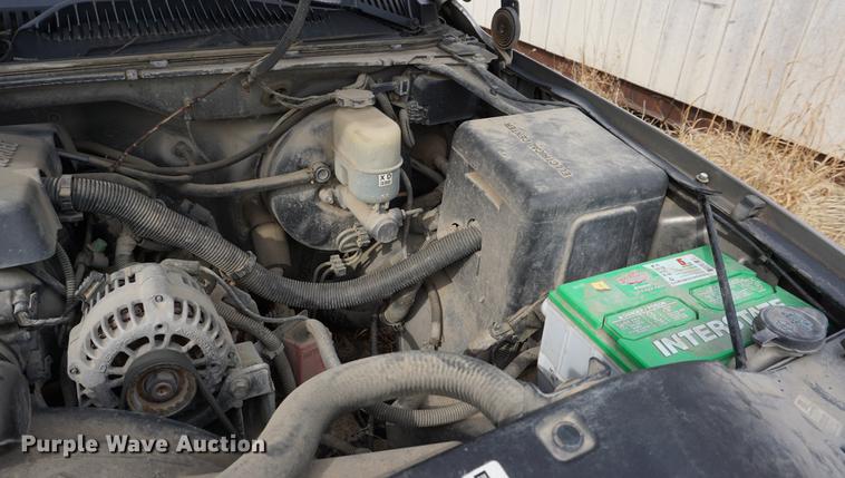 image for item DE3217 1999 Chevrolet Silverado 1500 pickup truck