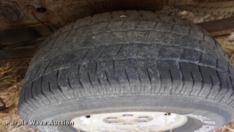 image for item DE3217 1999 Chevrolet Silverado 1500 pickup truck