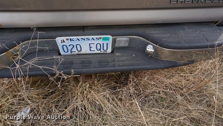 image for item DE3217 1999 Chevrolet Silverado 1500 pickup truck