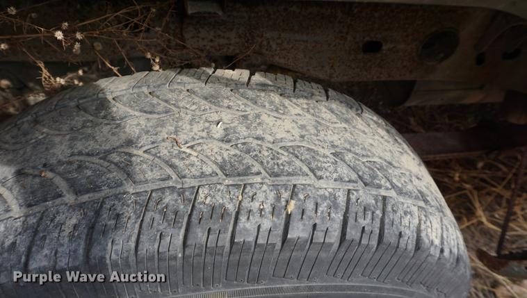 image for item DE3217 1999 Chevrolet Silverado 1500 pickup truck