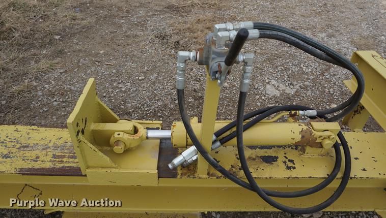 image for item DE3239 Shop built log splitter