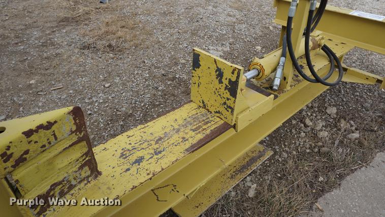 image for item DE3239 Shop built log splitter