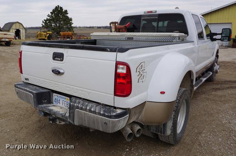 image for item DE3253 2013 Ford F350 Super Duty Lariat Crew Cab pickup truck