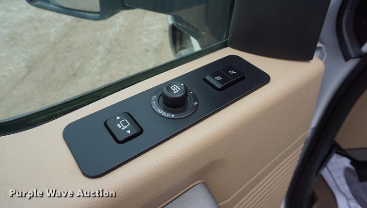 image for item DE3253 2013 Ford F350 Super Duty Lariat Crew Cab pickup truck