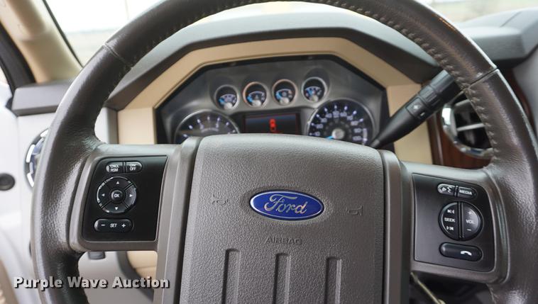 image for item DE3253 2013 Ford F350 Super Duty Lariat Crew Cab pickup truck