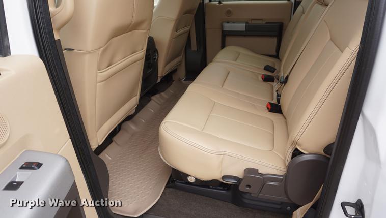 image for item DE3253 2013 Ford F350 Super Duty Lariat Crew Cab pickup truck