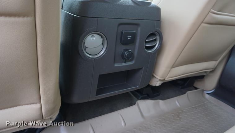 image for item DE3253 2013 Ford F350 Super Duty Lariat Crew Cab pickup truck