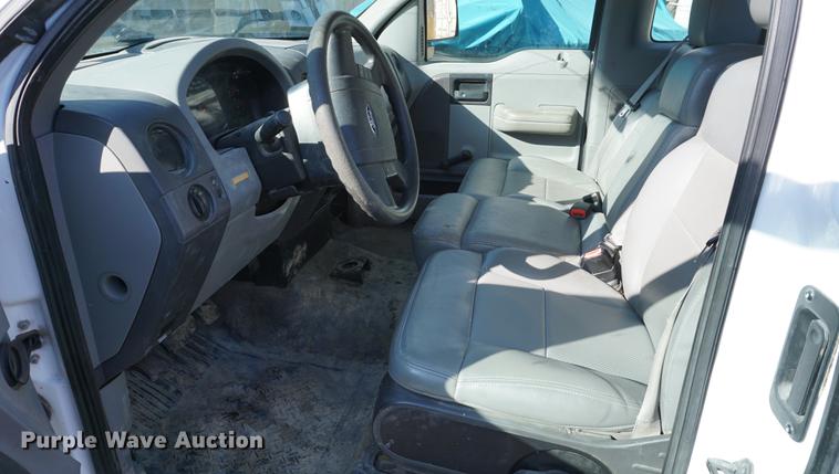 image for item DE3263 2006 Ford F150 pickup truck