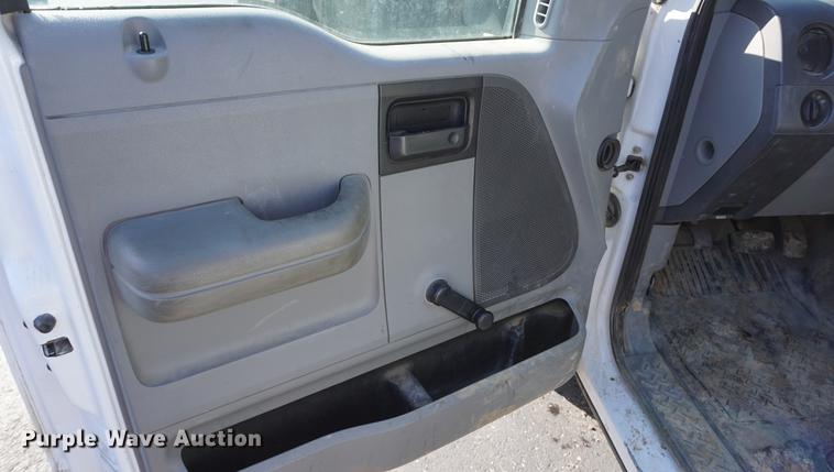 image for item DE3263 2006 Ford F150 pickup truck