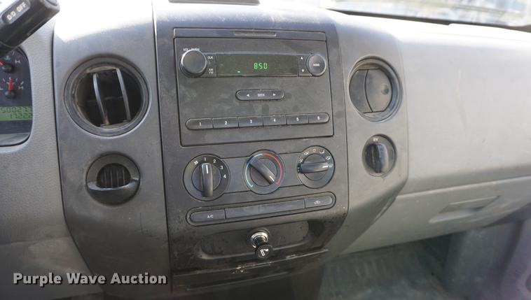 image for item DE3263 2006 Ford F150 pickup truck