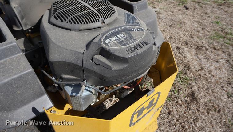 image for item DE3277 2015 Hustler Raptor SD934778 ZTR lawn mower