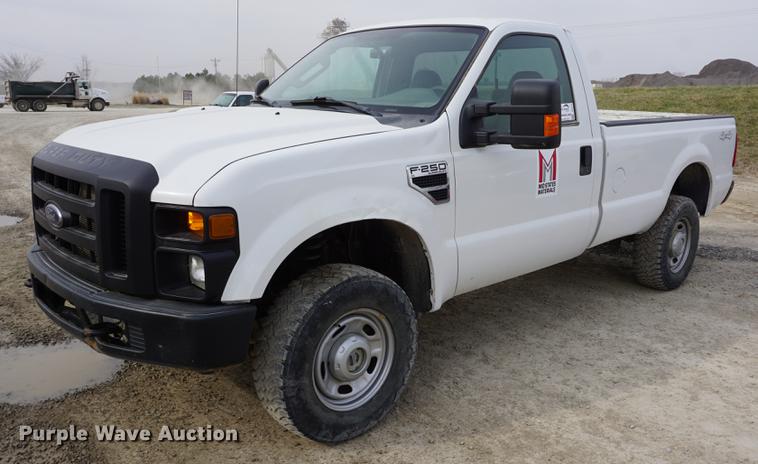 image for item DE3279 2010 Ford F250 Super Duty pickup truck