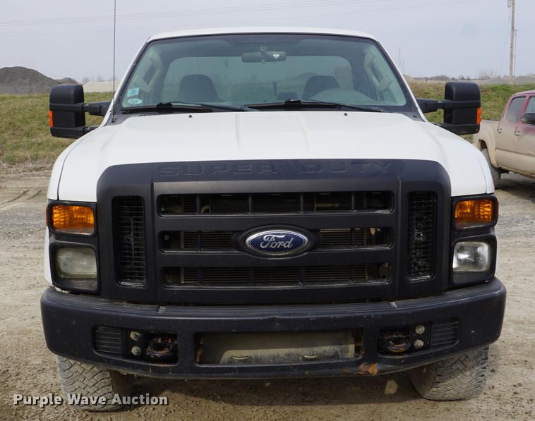 image for item DE3279 2010 Ford F250 Super Duty pickup truck