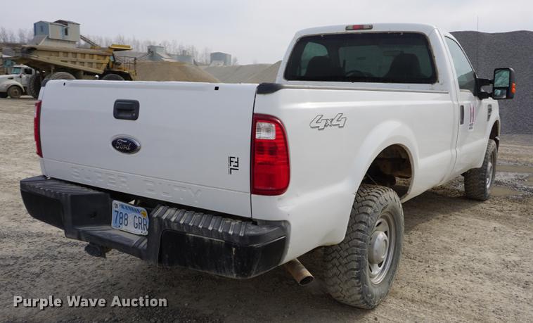 image for item DE3279 2010 Ford F250 Super Duty pickup truck