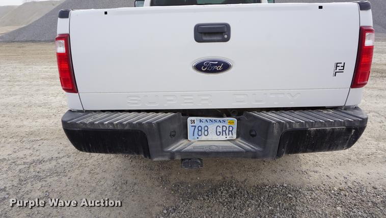 image for item DE3279 2010 Ford F250 Super Duty pickup truck