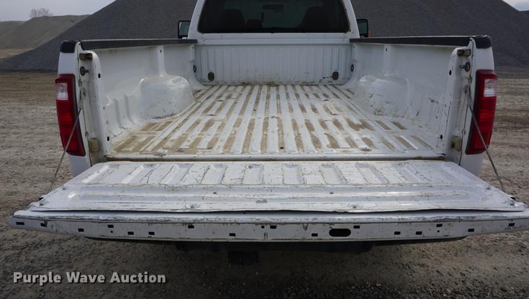 image for item DE3279 2010 Ford F250 Super Duty pickup truck