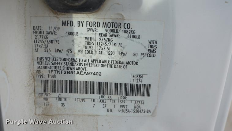 image for item DE3279 2010 Ford F250 Super Duty pickup truck