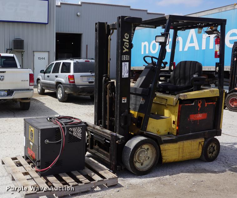 image for item DE3288 Yale ERC050 forklift