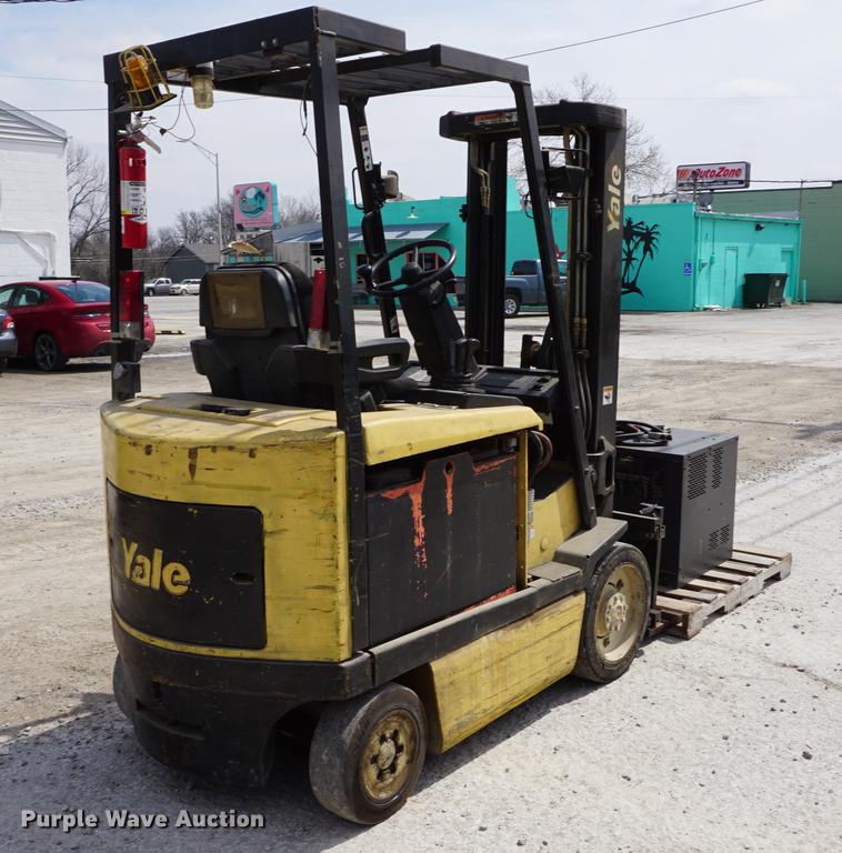 image for item DE3288 Yale ERC050 forklift