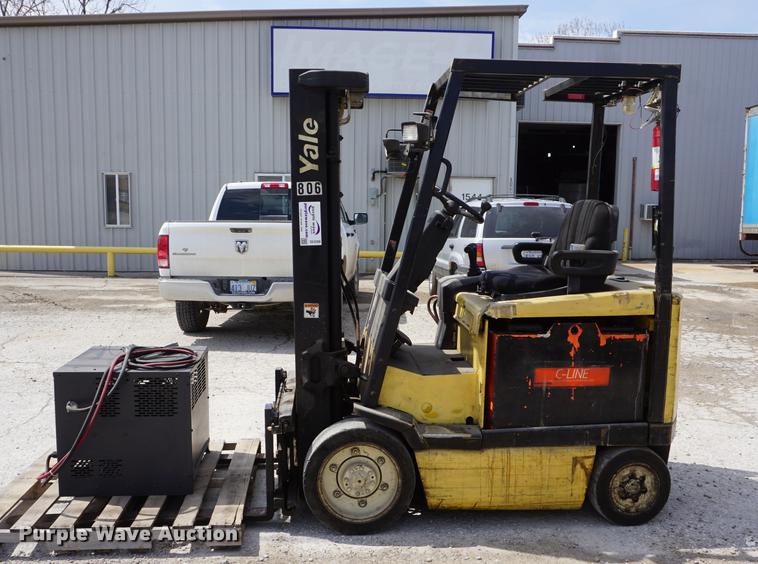 image for item DE3288 Yale ERC050 forklift