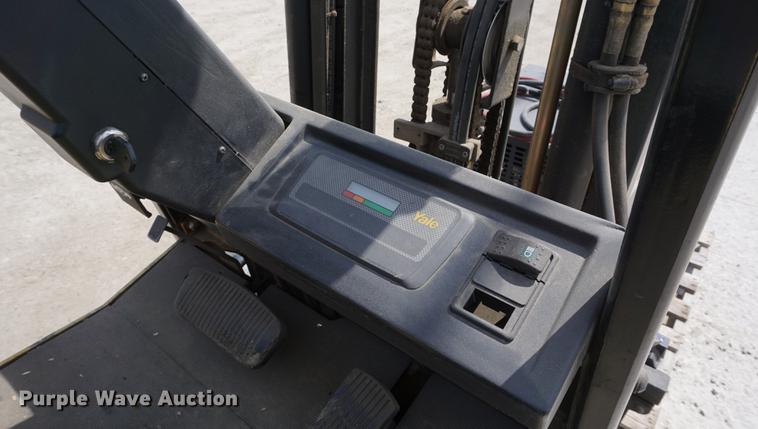 image for item DE3288 Yale ERC050 forklift