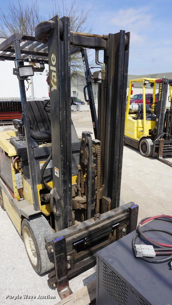 image for item DE3288 Yale ERC050 forklift