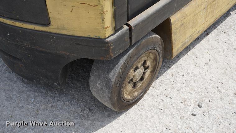 image for item DE3288 Yale ERC050 forklift