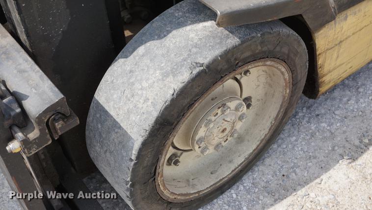 image for item DE3288 Yale ERC050 forklift