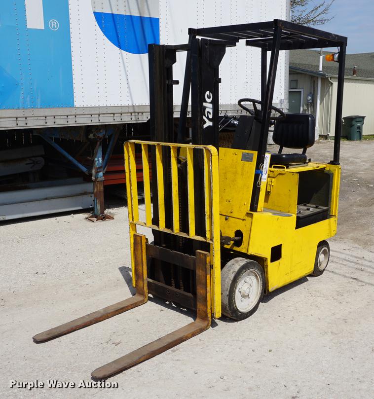 image for item DE3290 Yale ERC025ACN36SF077 forklift