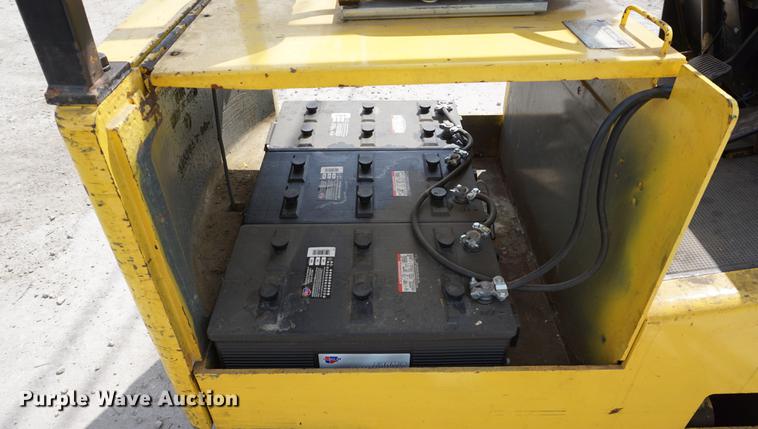 image for item DE3290 Yale ERC025ACN36SF077 forklift