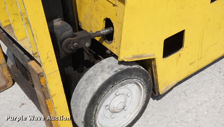 image for item DE3290 Yale ERC025ACN36SF077 forklift