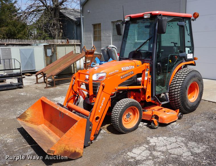 image for item DE3293 2010 Kubota B3030 MFWD tractor