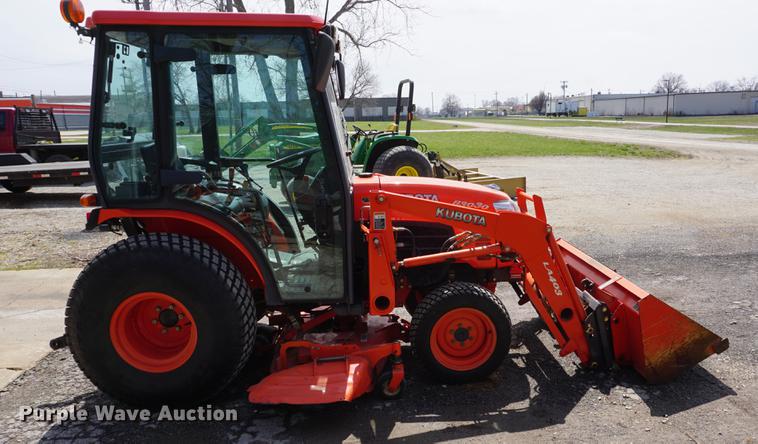 image for item DE3293 2010 Kubota B3030 MFWD tractor
