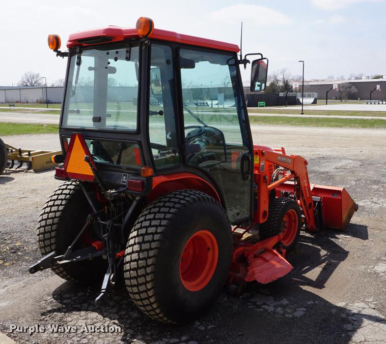 image for item DE3293 2010 Kubota B3030 MFWD tractor