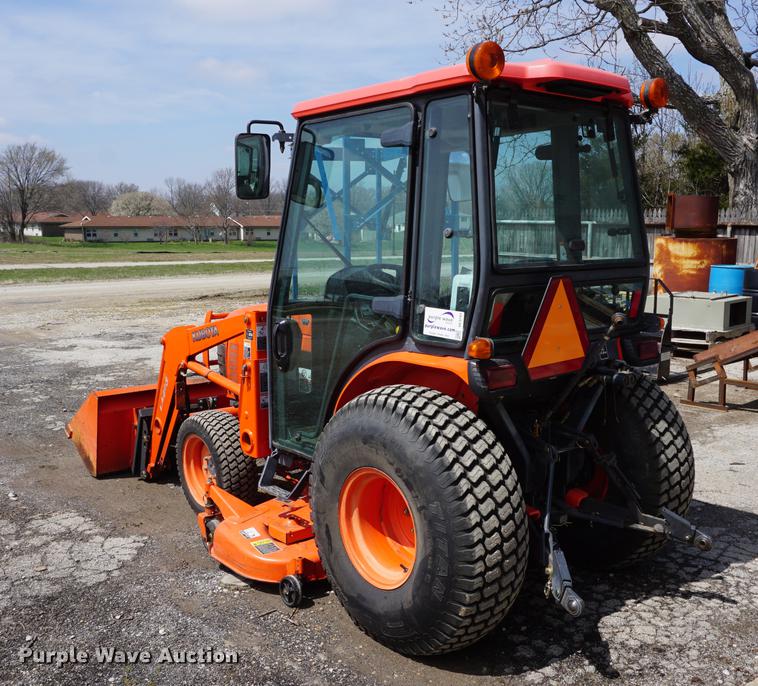 image for item DE3293 2010 Kubota B3030 MFWD tractor