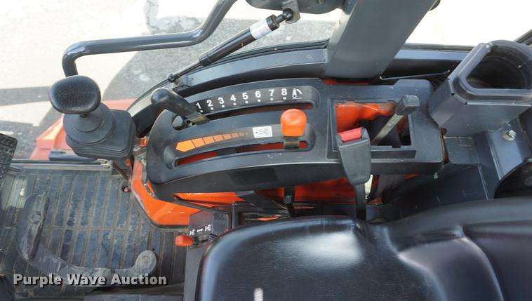 image for item DE3293 2010 Kubota B3030 MFWD tractor