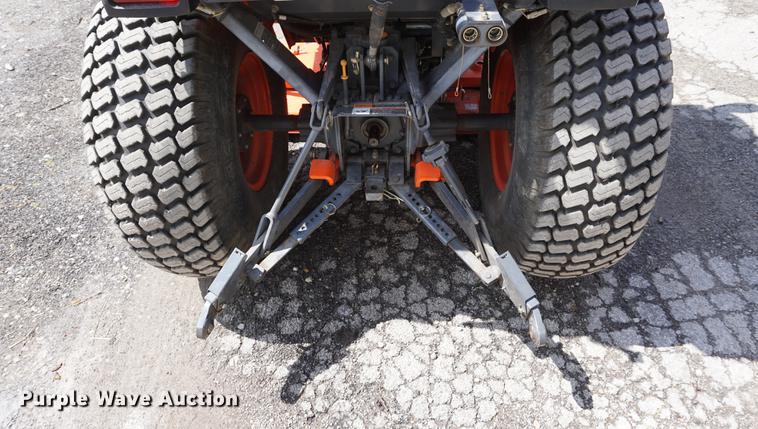 image for item DE3293 2010 Kubota B3030 MFWD tractor