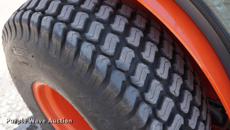 image for item DE3293 2010 Kubota B3030 MFWD tractor