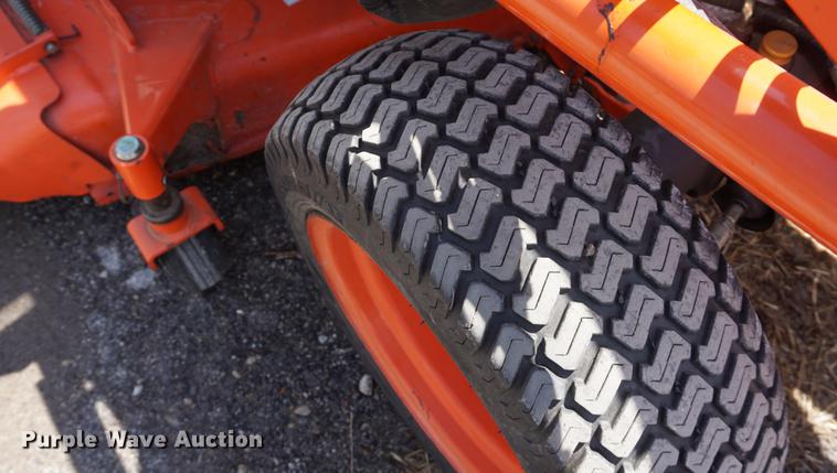 image for item DE3293 2010 Kubota B3030 MFWD tractor