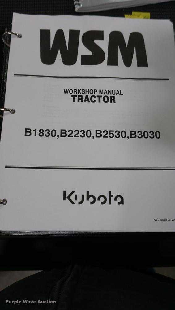image for item DE3293 2010 Kubota B3030 MFWD tractor