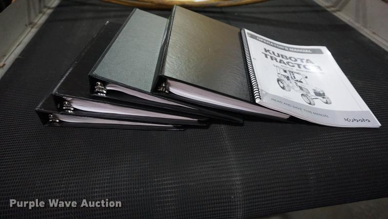 image for item DE3293 2010 Kubota B3030 MFWD tractor