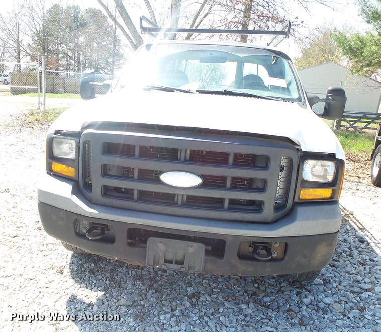 image for item DE3601 2006 Ford F250 Super Duty XL SuperCab pickup truck