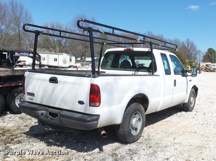 image for item DE3601 2006 Ford F250 Super Duty XL SuperCab pickup truck