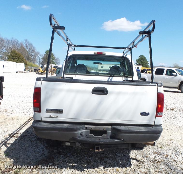 image for item DE3601 2006 Ford F250 Super Duty XL SuperCab pickup truck
